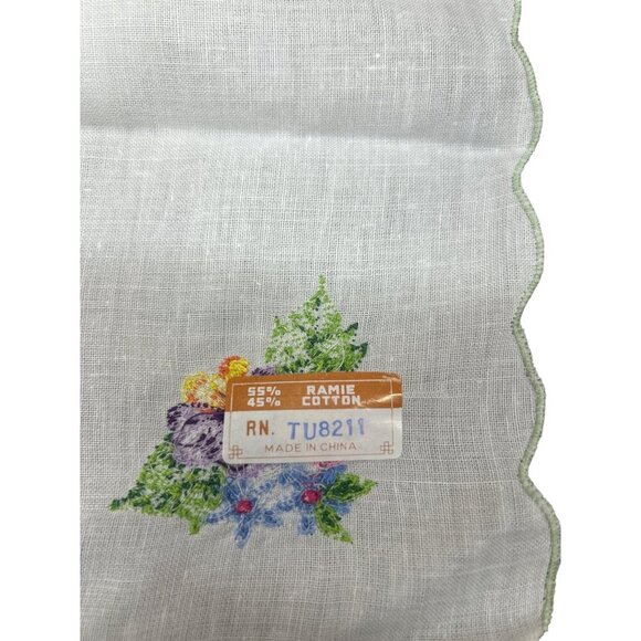 Set Of 4 Embroidered Floral Linen Napkins With Scalloped Edges 55% Ramie 45% Cot - Picture 5 of 7
